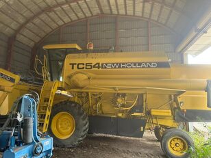 New Holland TC54 COMBINE  cosechadora de cereales