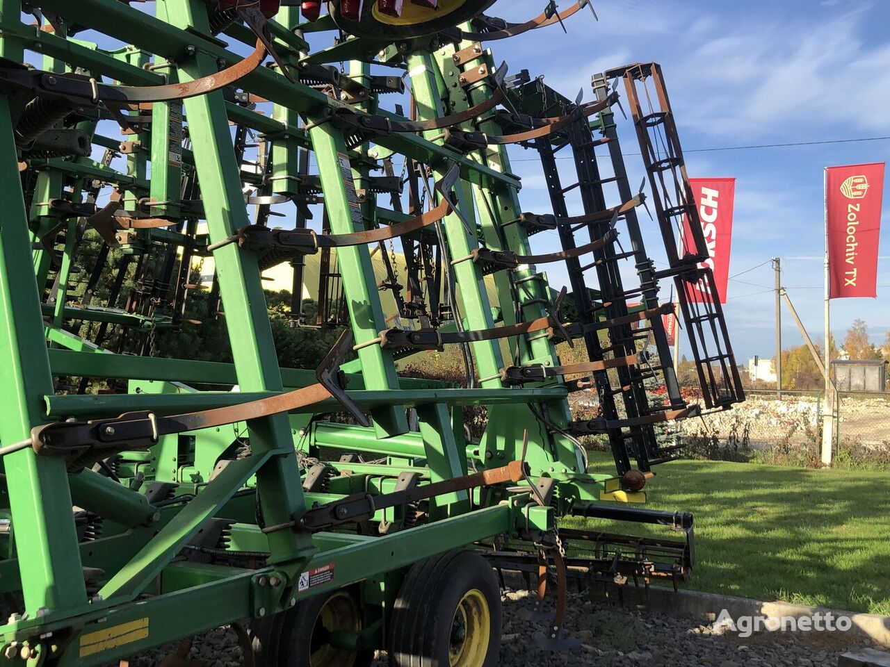 John Deere 2210L cultivador