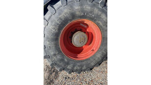 Claas Xerion 3300 Trac neumático para tractor