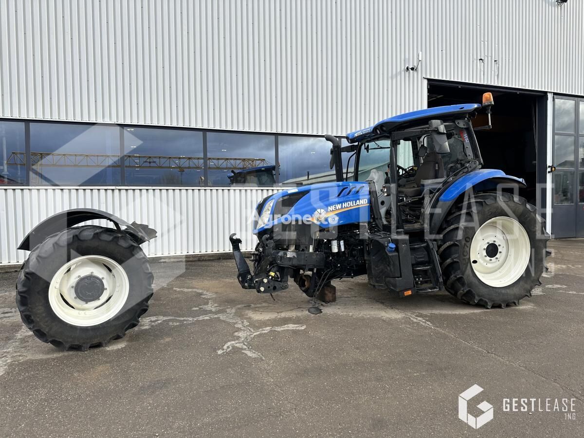 New Holland T6.145 tractor de ruedas siniestrado